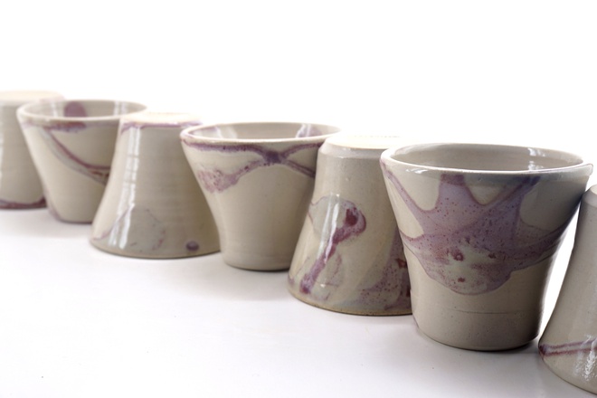 Set van twee kopjes Annabel in wit en rose glazuur