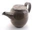 Theepot met transparant glazuur op grijze spikkelklei