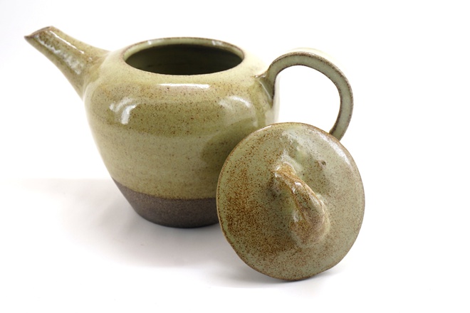 Theepot in Matchagreen glazuur